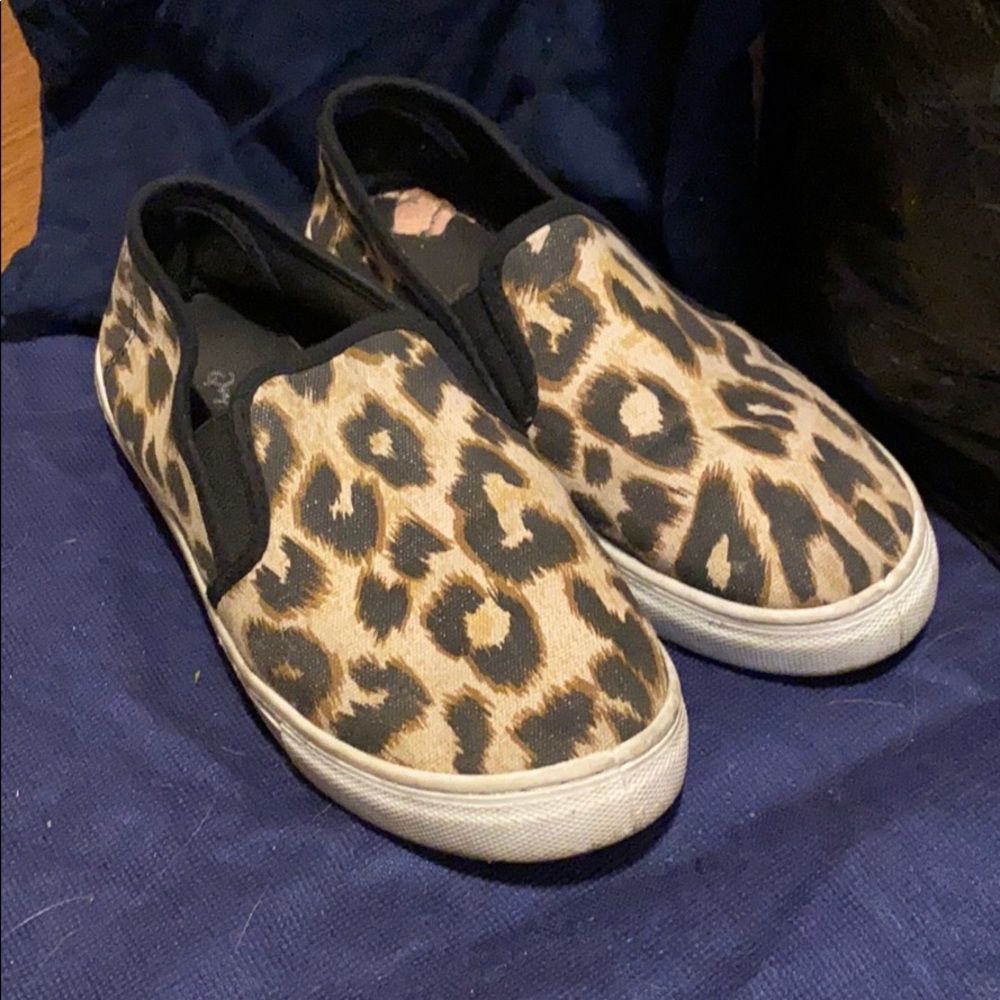 Leopard slip ones
